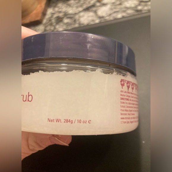 Etre’ Lait Et Miel Dead Sea mineral scrub milk & honey. 10 fl oz - Picture 3 of 4